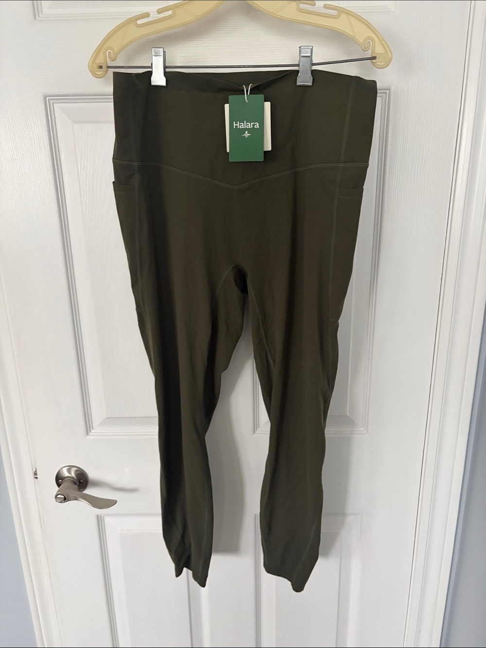 HALARA Olive Green High-Rise Leggings with Wide Waistband